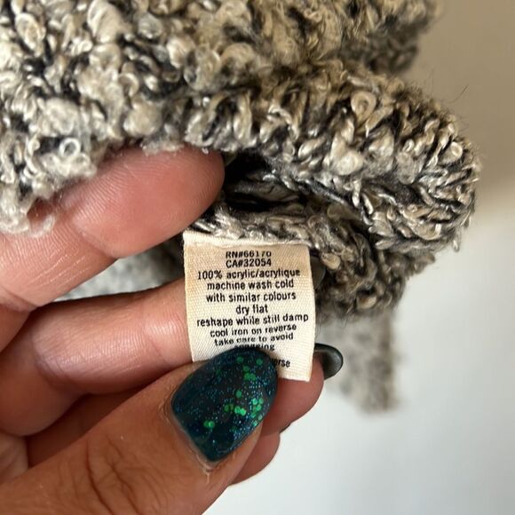 Pins & Needles Turtleneck Sweater - Picture 6 of 9